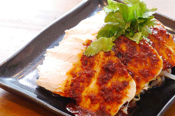 口水鶏（コウスイチー）～特製タレの四川風よだれ鶏～